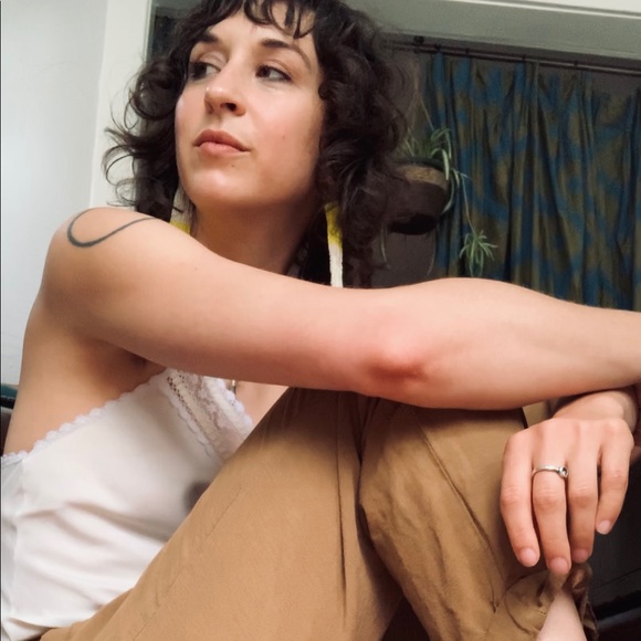 Meet your Posher, Ana - Picture 1 of 1